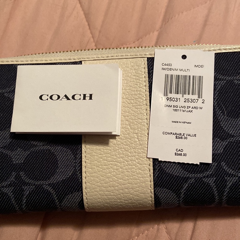Coach Womens Wallet - Picture 4 of 4